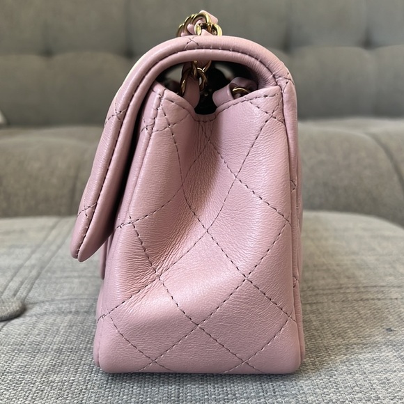 Chanel 22a Light Pink with Light Gold Hardware Square Mini Lambskin - Picture 5 of 17